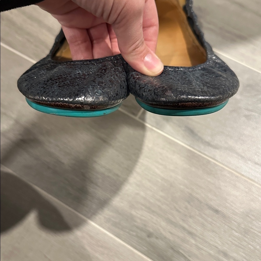 Tieks Drago Silver Metallic Ballet Flats Size 11 - Picture 6 of 9